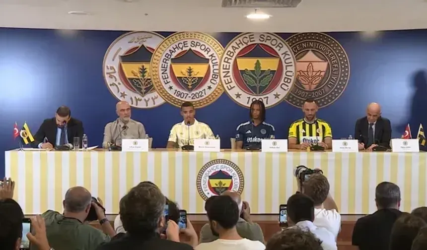 Fenerbahçe üç yıldızına da imzayı attırdı!