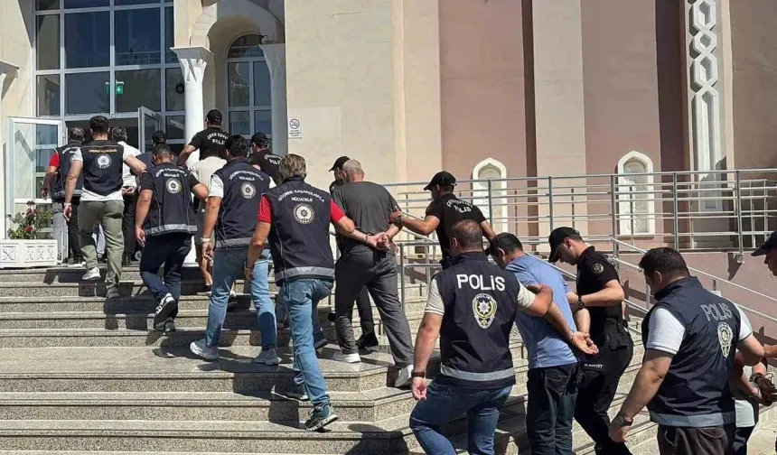 26 ilde dev göçmen kaçakçılığı operasyonu: Jandarma havadan ve karadan kuşattı