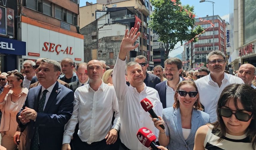 Özgür Özel: "Kaptan limanda değil, fırtınada lazım"