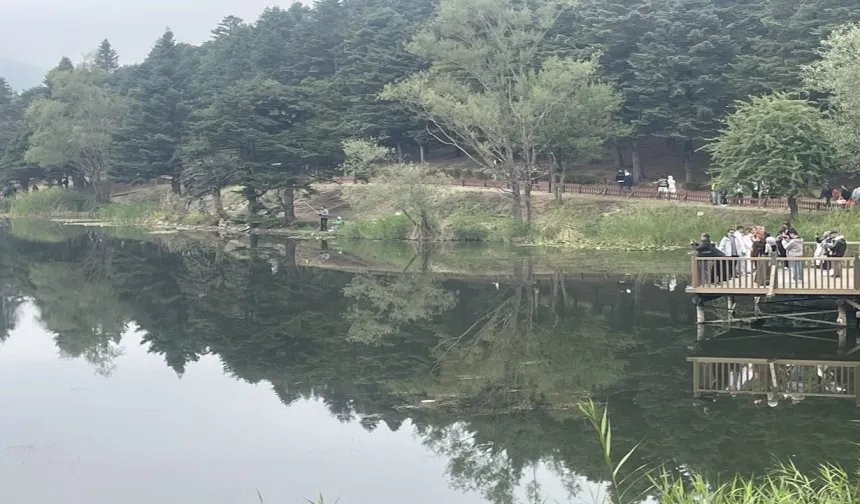 Gölcük Tabiat Parkı sonbaharda doğaseverleri ağırlıyor