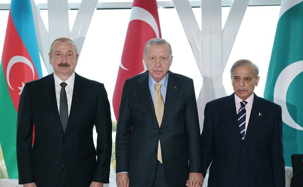 Bakü'de Erdoğan, Aliyev ve Şerif ile üçlü  zirve