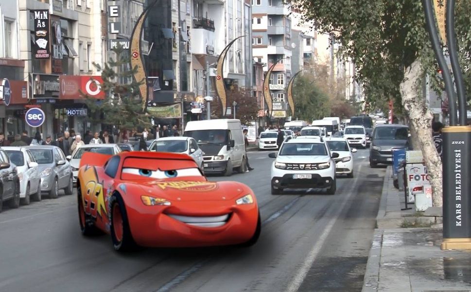 Kars mı "Cars" mı? Her iki kişiye bir araç düşüyor!