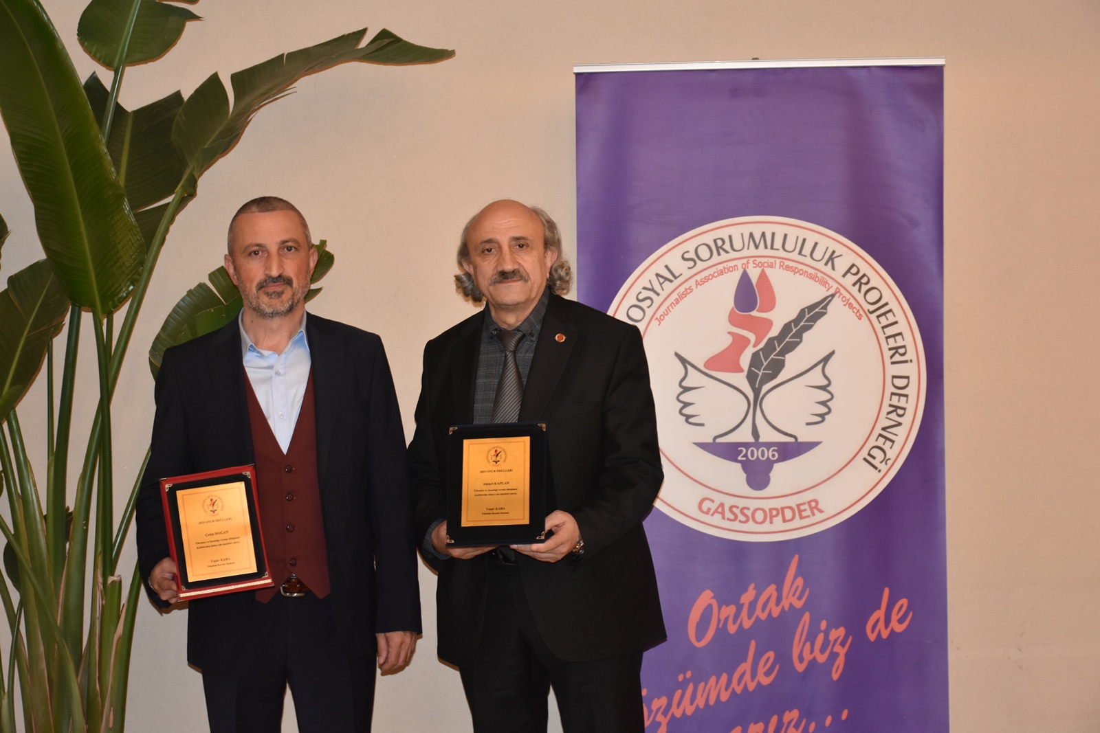 E3Bdea9C 1715 4A09 Baf2 E93F46Dce55B