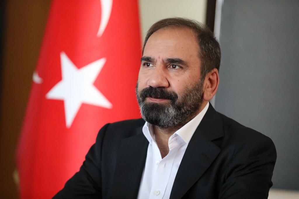 Mecnun Otyakmaz