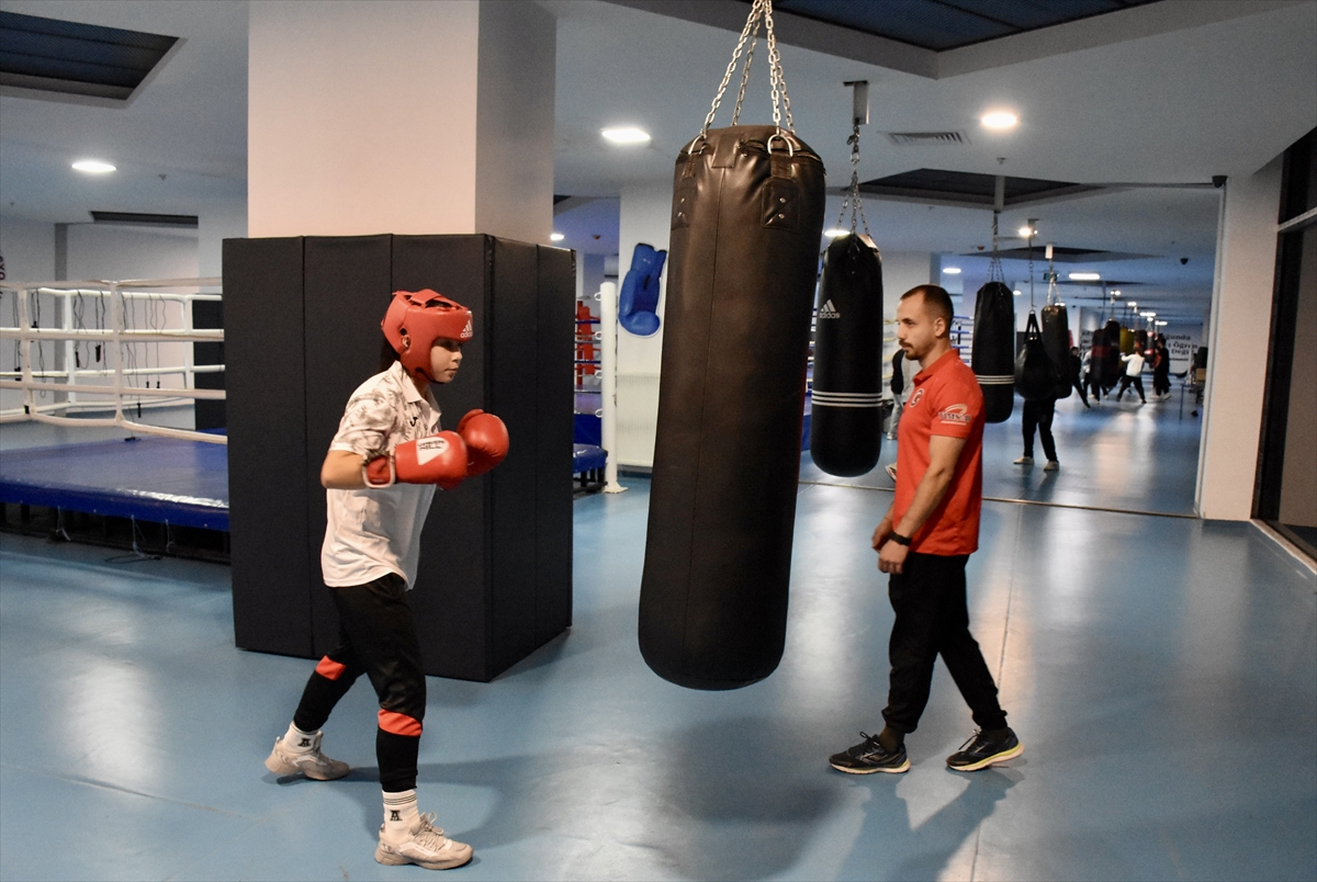 A A 20251103 39599806 39599801 B O K S A B A S L A D I G I Y I L T U R K I Y E S A M P I Y O N U V E A V R U P A I K I N C I S I O L D U