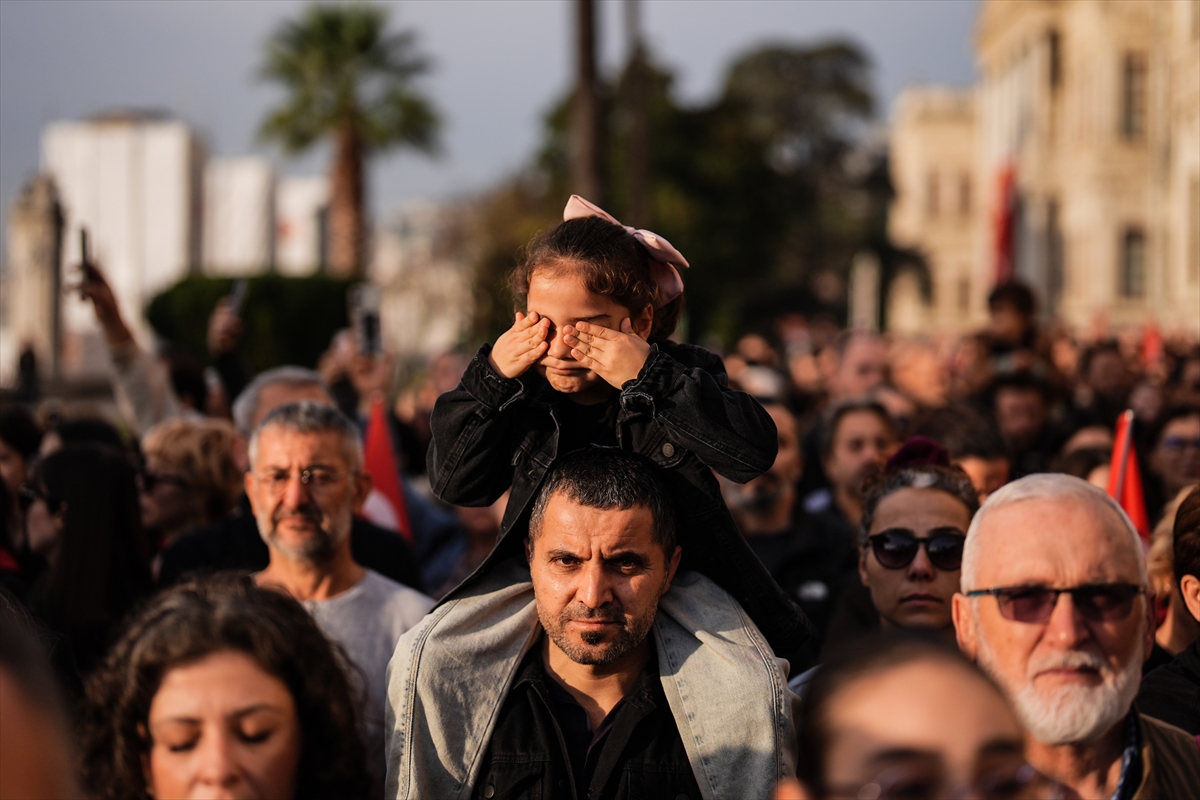 Saat 09.05! Türkiye'nin dört bir yanında hayat durdu