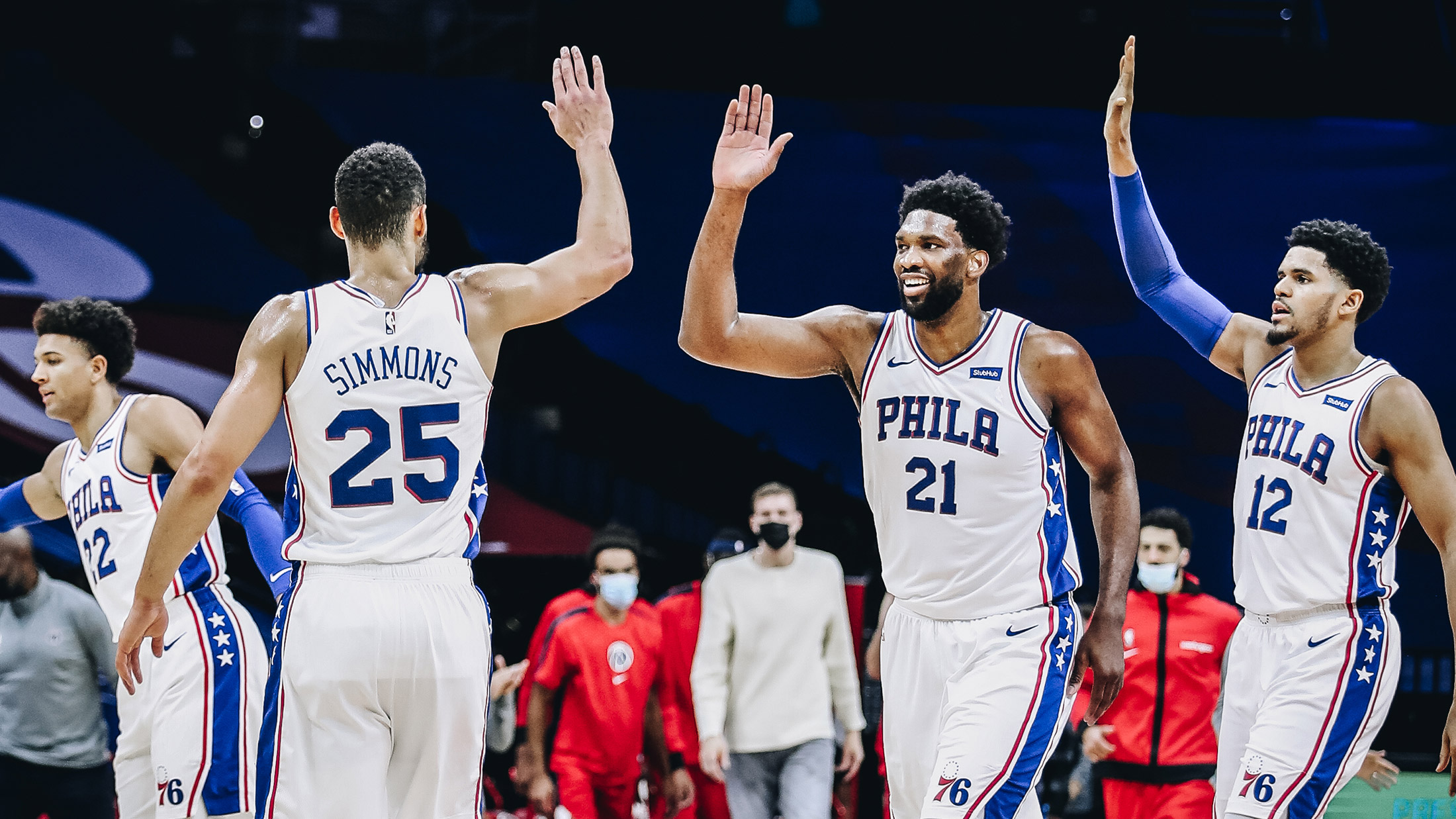 Crtsy Philadelphia 76Ers Embiid High Five 2200X1237Px