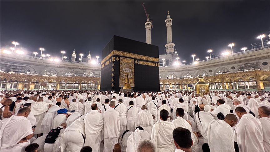 Thumbs B C D8Dca770Bef7A61B2F40A7Ff1Debee82