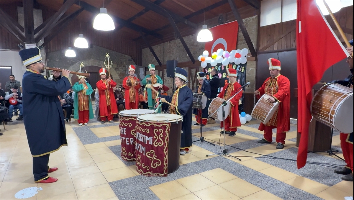 A A 20251203 39878860 39878859 I Z M I R D E E N G E L L I L E R D E N O L U S A N M E H T E R T A K I M I K O N S E R V E R D I