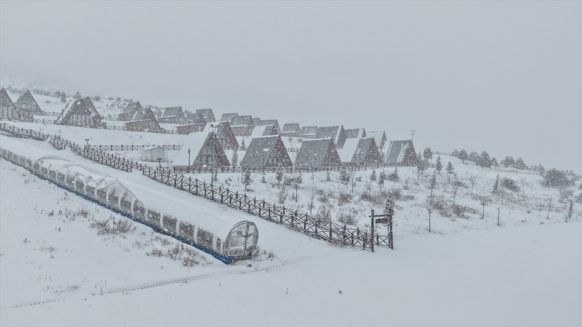 A A 20251227 40093378 40093375 S I V A S T A Y I L D I Z D A G I K A Y A K M E R K E Z I N D E K A R Y A G I S I E T K I L I O L D U