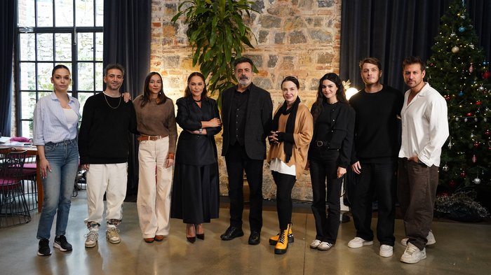 Aynı Yağmurun Altında Kadrosu