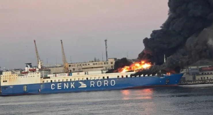 Cenk T Gemisi Vuruldu