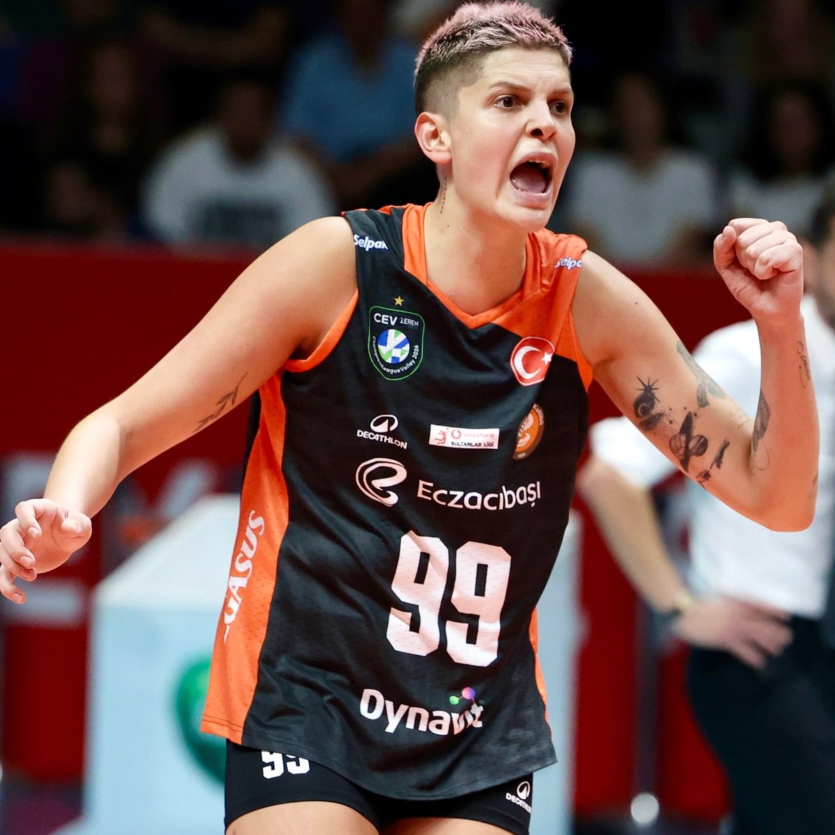 G5I Y Q R C X I A A Uc E-1