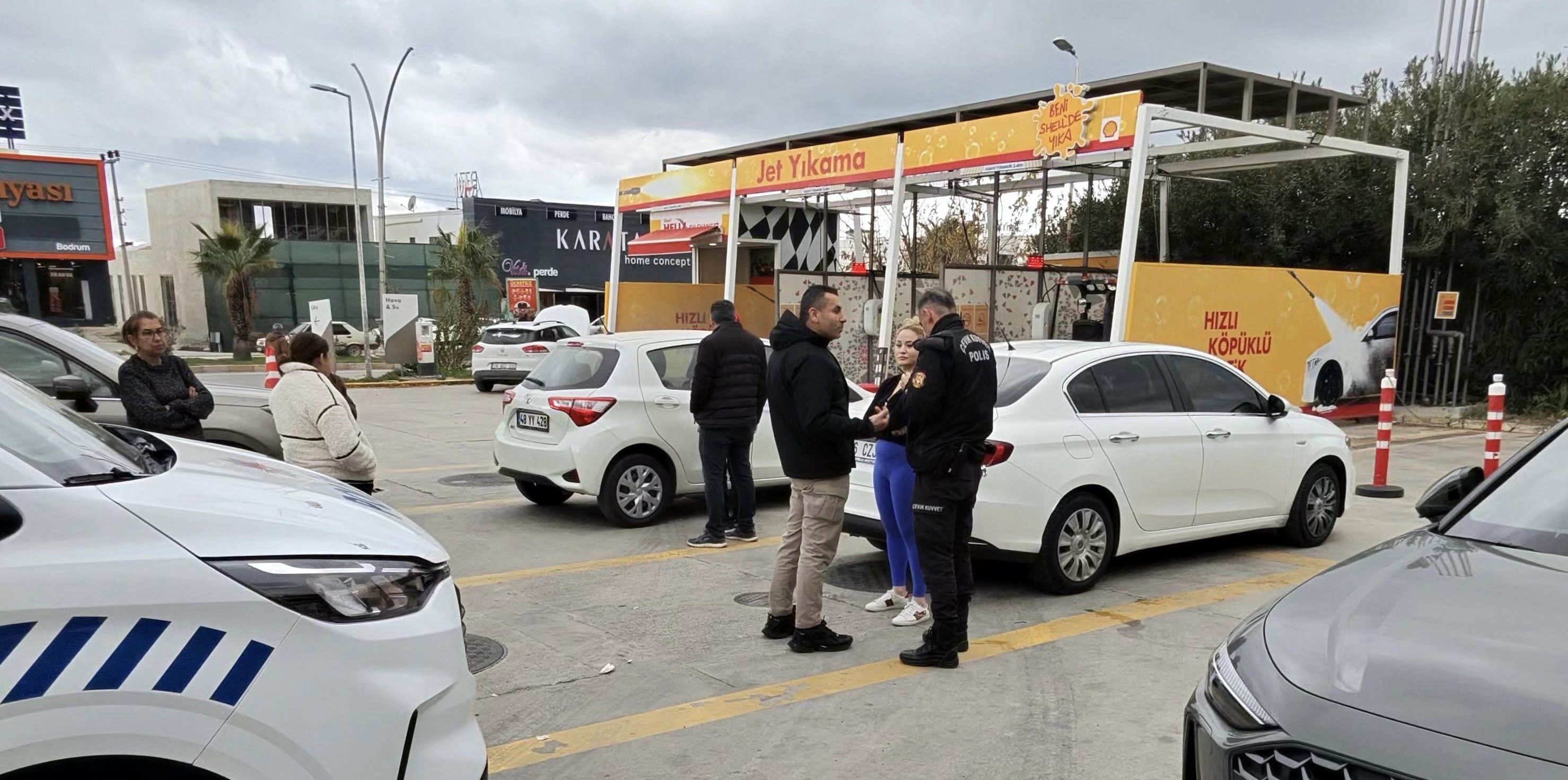 Kadinlar Sac Saca Bas Basa Kavga Etti 04