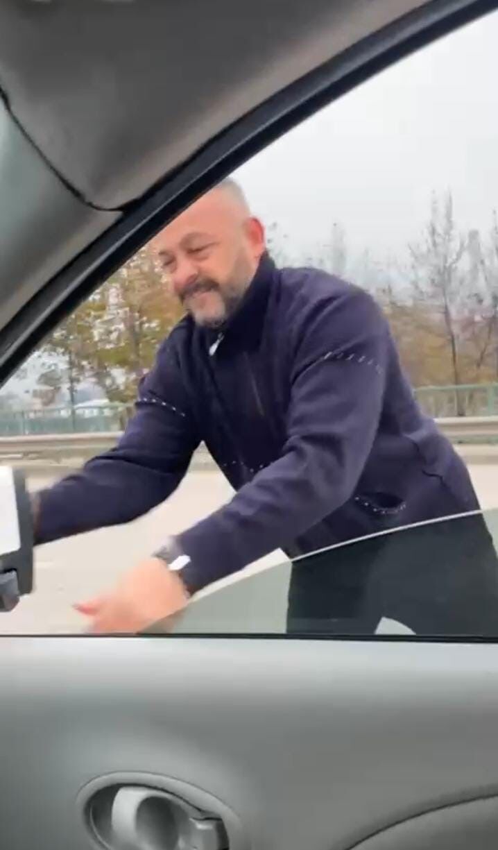 Meclis Uyesini Sikistirip Araci Yumrukladi 2