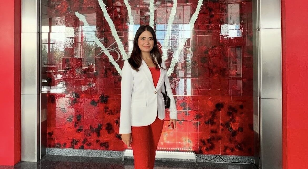 Meclis Uyesini Sikistirip Araci Yumrukladi 4