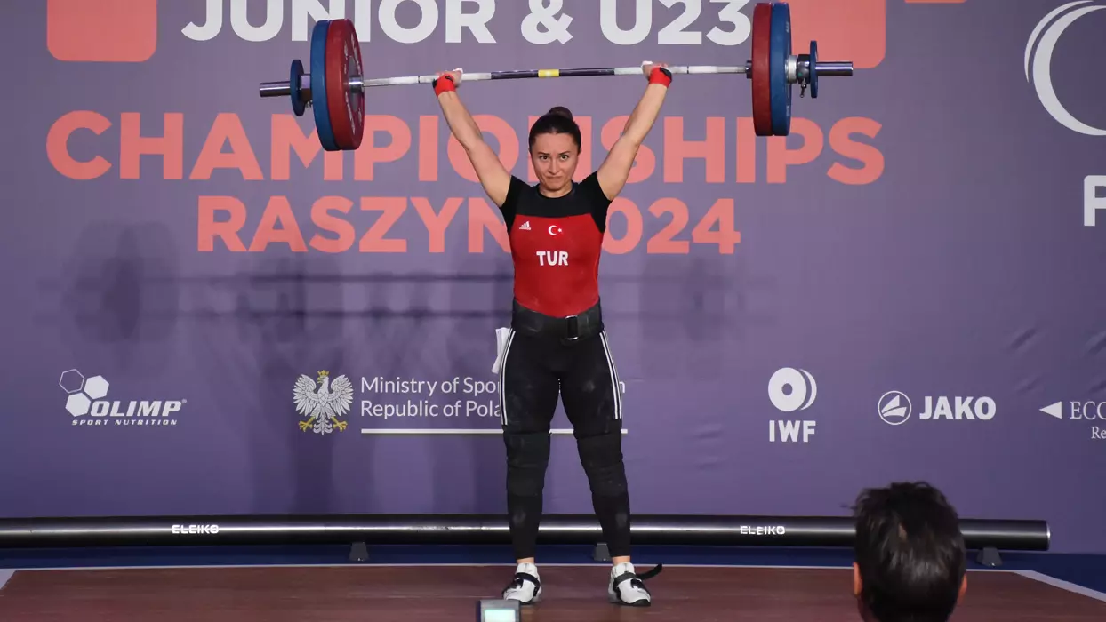 Milli Halterci Aysel Ozka 658 2