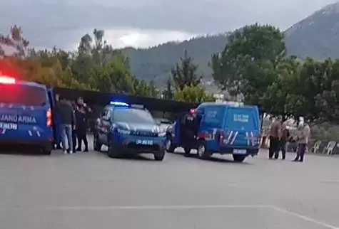 öğrencinin öğretmeni vurduğu anlar