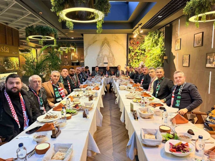 Sahada Dostluk Ruzgarlari Kocaelispor Ve Antalyaspor Baskanlarindan Centilmence Jest 3 1766198756