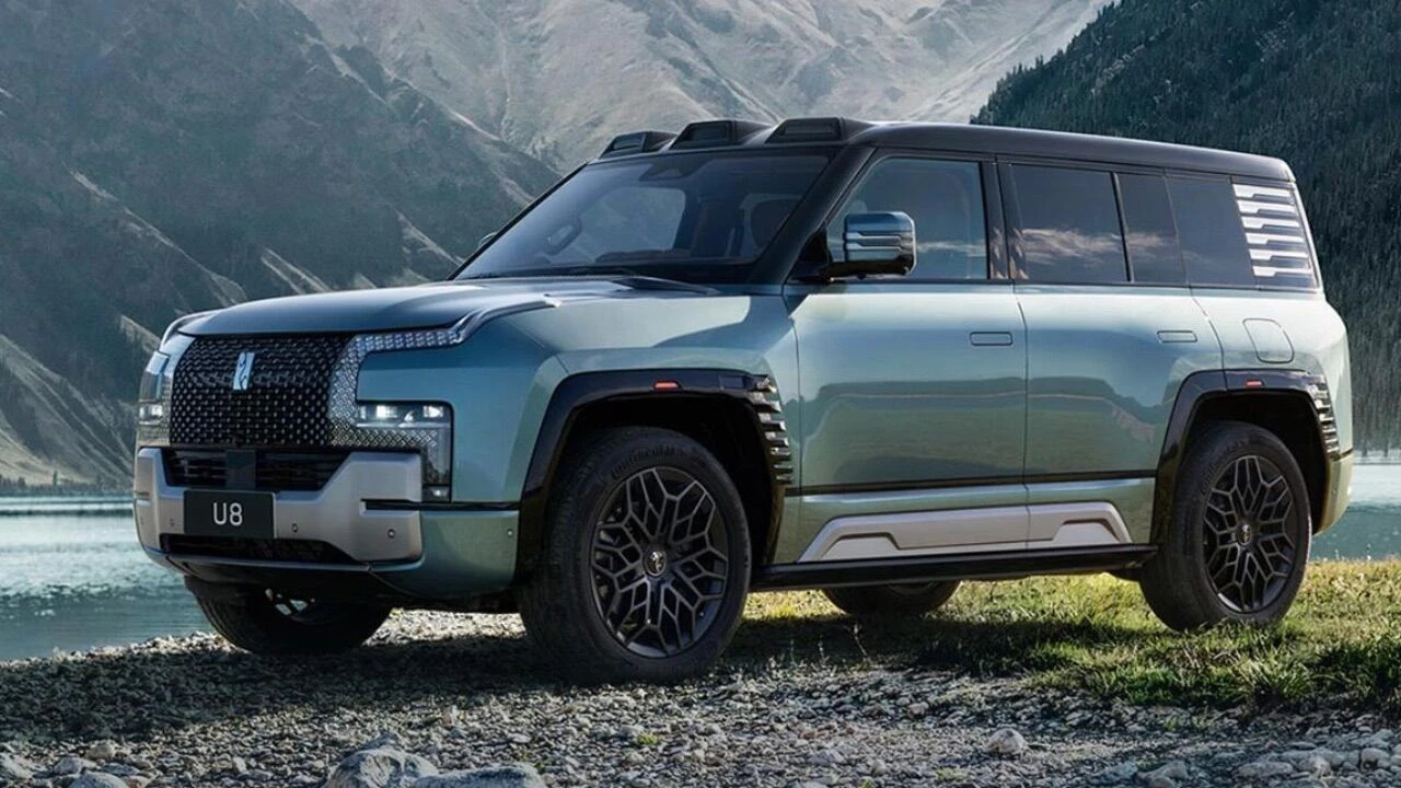 Tank Gibi Suv Byd Yangwang U8 Sahneye Cikti 17089495752602