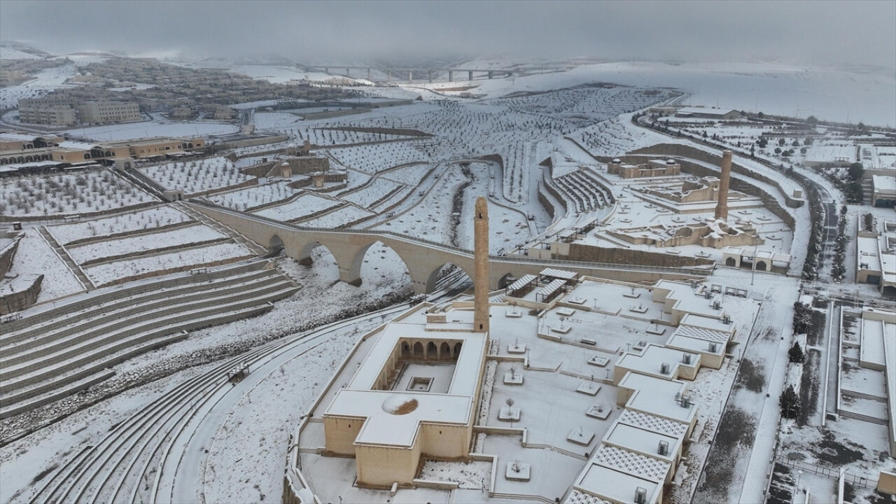 Hasankeyf, Ani Harabeleri, İshak Paşa Sarayı... Tarihi yapılar karlar altında