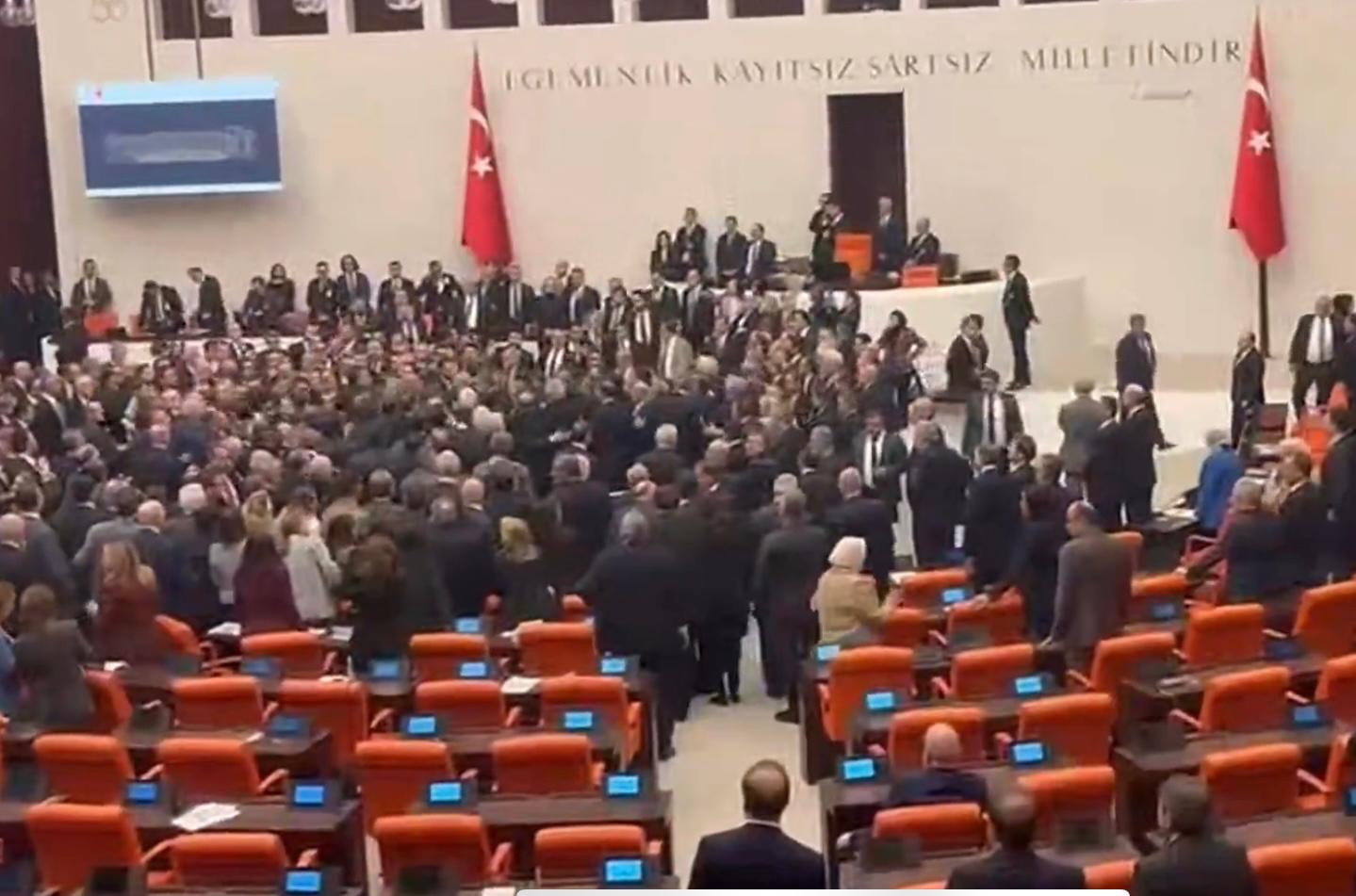 Tbmm Yumruklu Kavga (3)