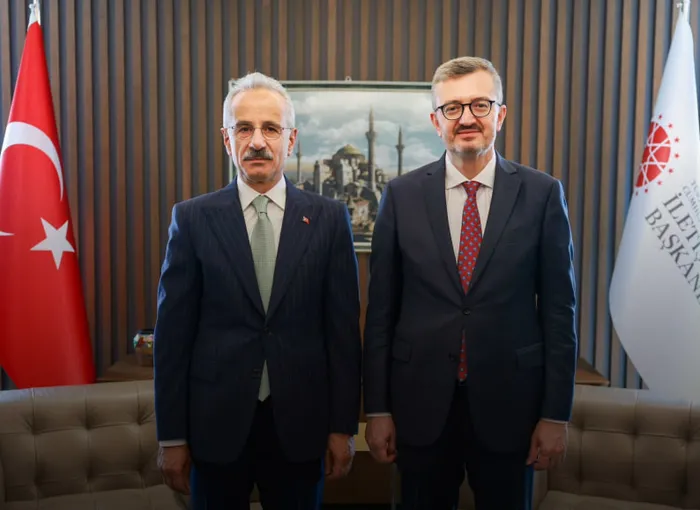 0X0 Bakan Uraloglu Duyurdu Marmaray Gazetecilere Ucretsiz Oluyor 1768386684221