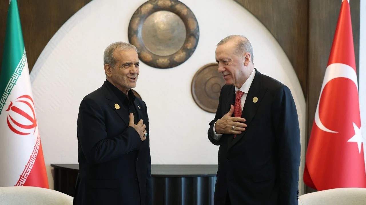 69723Bdaa2607 Buyuk Aa 20250704 38470061 38470060 Cumhurbaskani Erdogan Iran Cumhurbaskani Pezeskiyan Ile Gorustu (1)