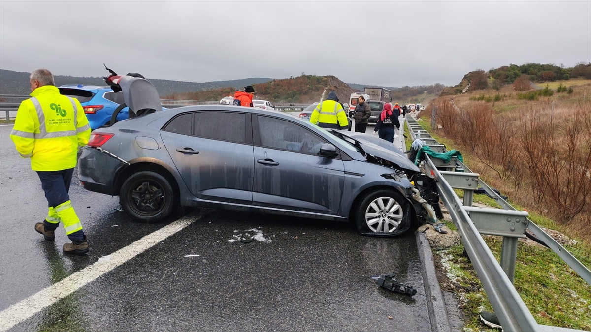 A A 20260111 40225802 40225797 I S T A N B U L I Z M I R O T O Y O L U N U N B A L I K E S I R K E S I M I N D E Z I N C I R L E M E T R A F I K K A Z A S I N D A 1 K I S I O L D U