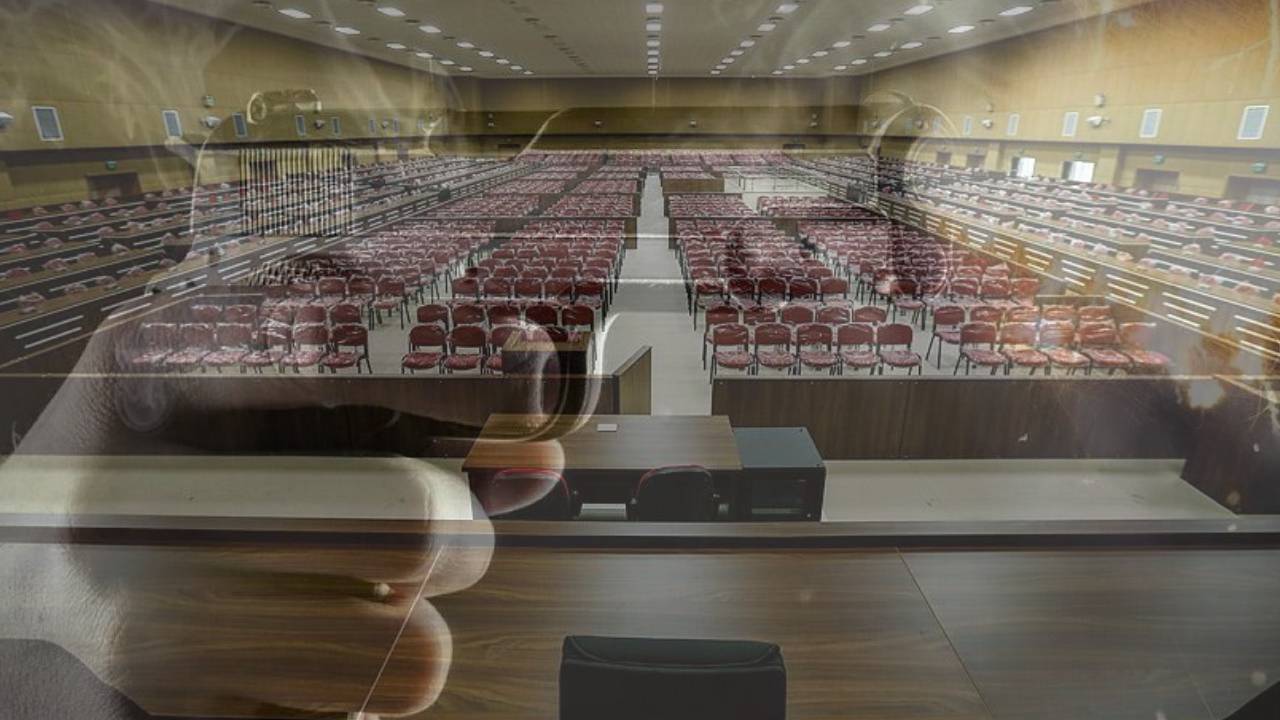 A D L İ Y E S İ L A H L I S A L D I R I342