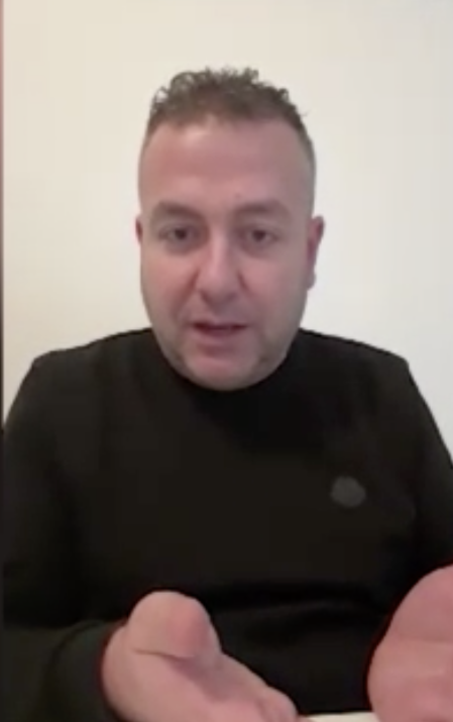 A L M A N Y A D A T Ü R K L E R İ N P A R A S I Ç A L I N D I23