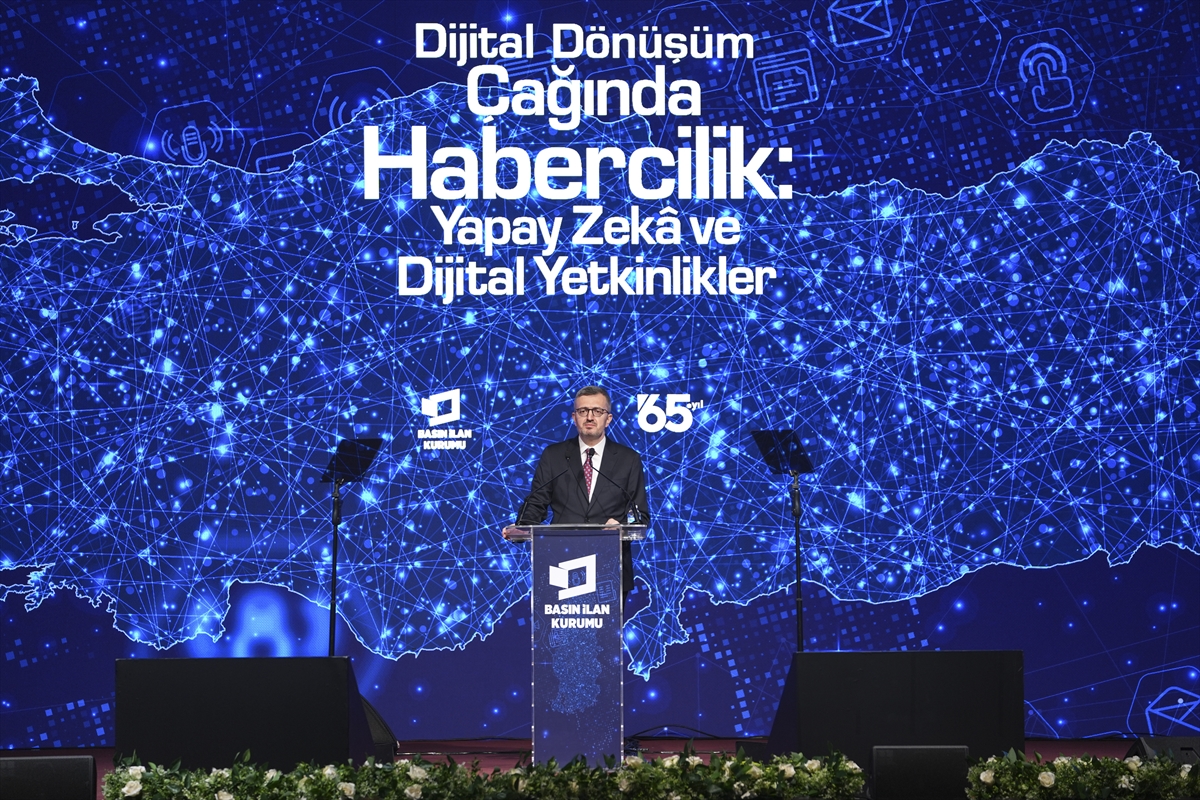 Aa 20260109 40206236 40206225 Iletisim Baskani Duran Dijital Donusum Caginda Habercilik Yapay Zeka Ve Dijital Yetkinlikler Panelinde Konustu (1)