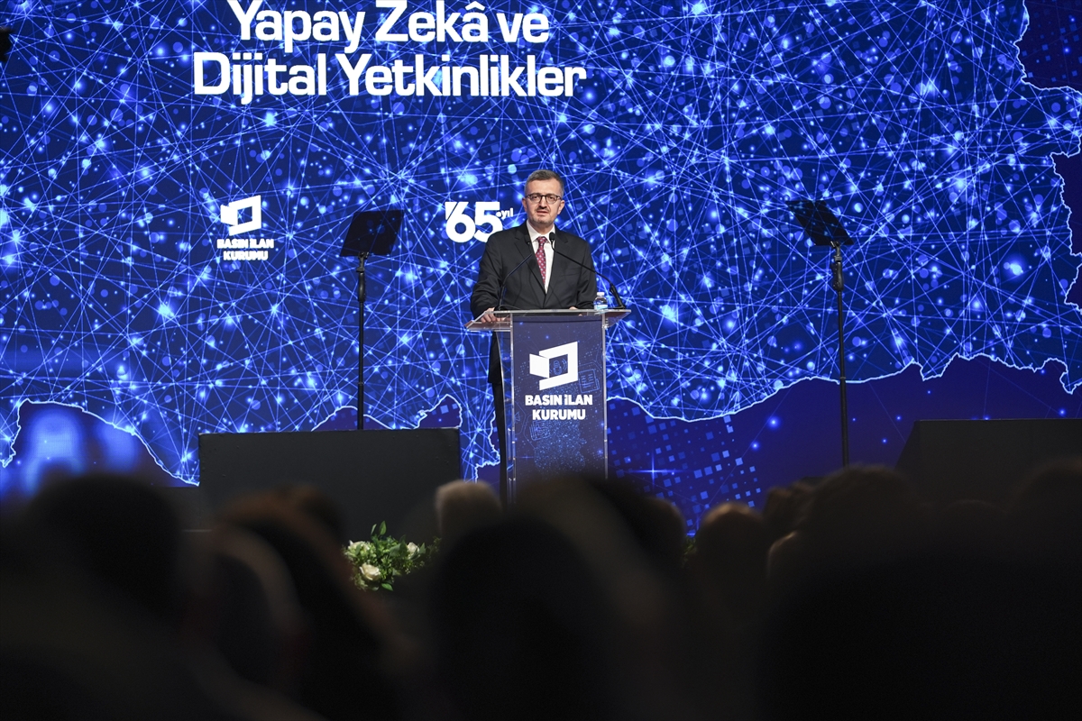 Aa 20260109 40206236 40206226 Iletisim Baskani Duran Dijital Donusum Caginda Habercilik Yapay Zeka Ve Dijital Yetkinlikler Panelinde Konustu (1)