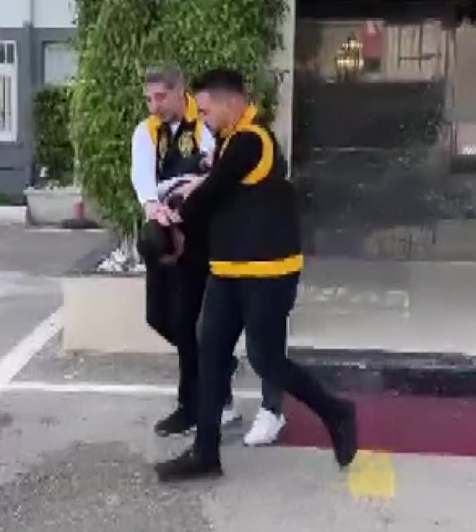 Adanada Oyunda Tartistigi Kisiyi Darbetti 4