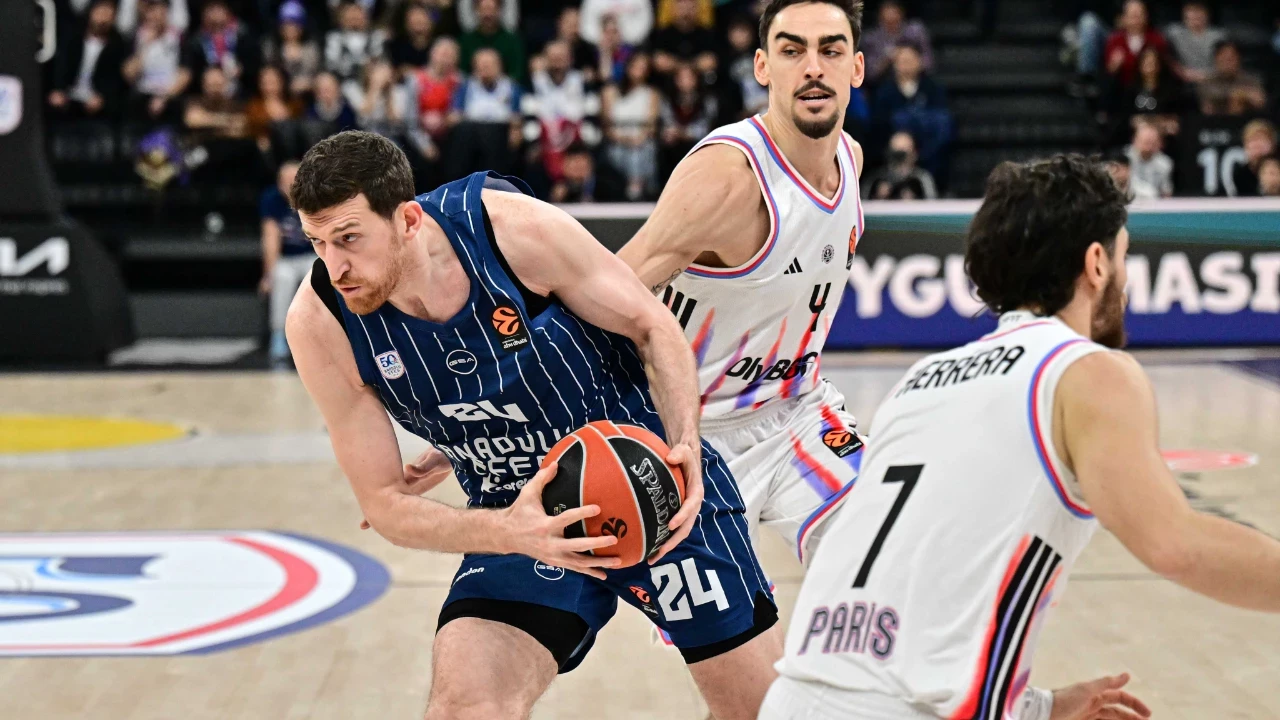 Anadolu Efeste Kabus Devam Ediyor Parise De Yenildi Hasret 4 Maca Cikti Ex4F