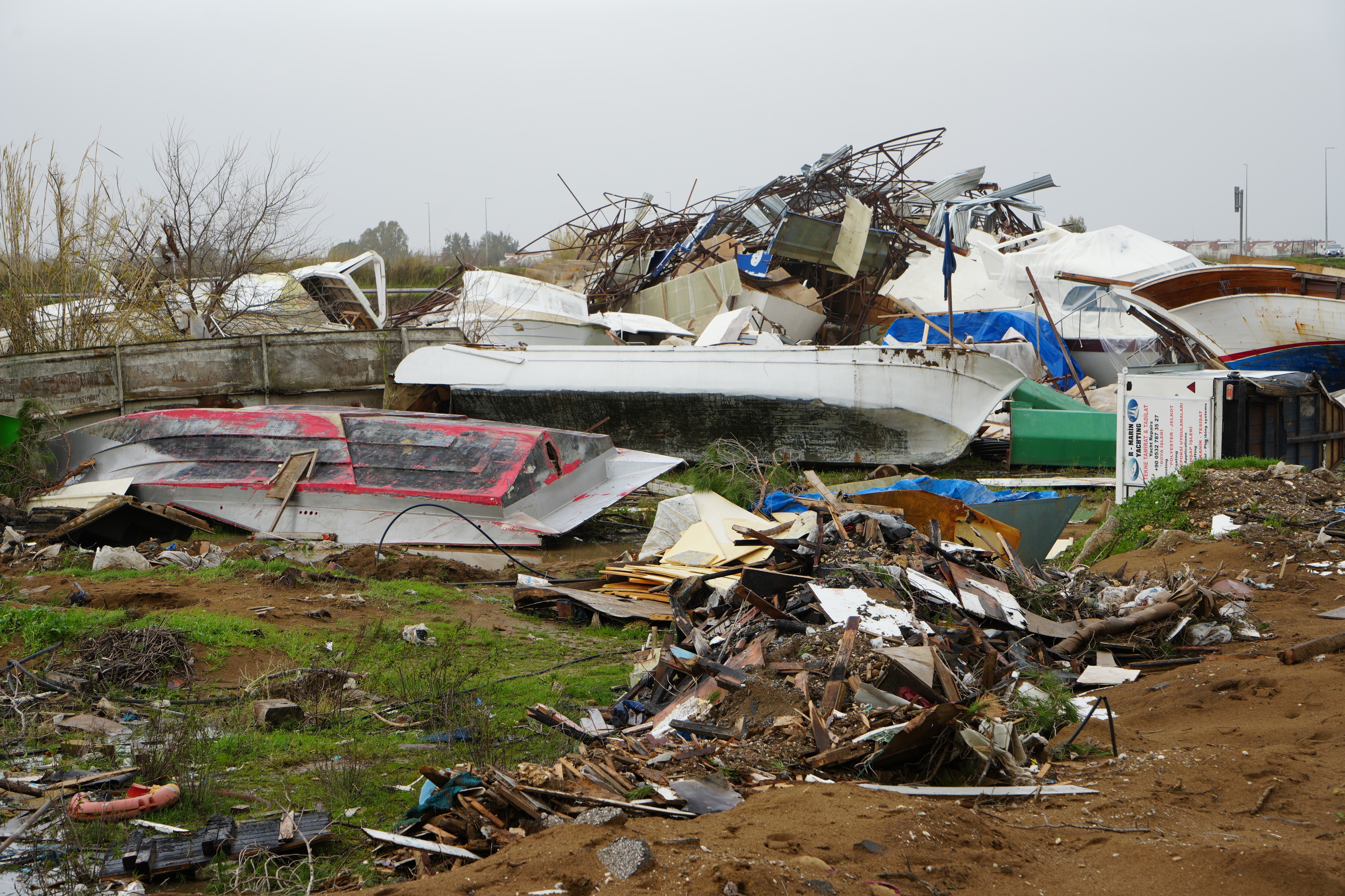 Antalyada Hortum Felaketi Milyonluk Yatlar Havada Ucustu 3