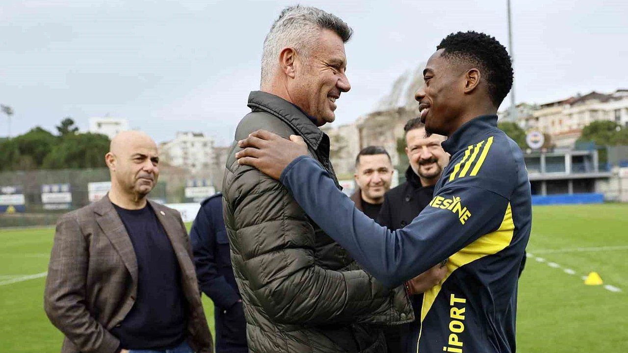 Anthony Musaba Fenerbahce De Ilk Antrenmanina Cikti 1102-1