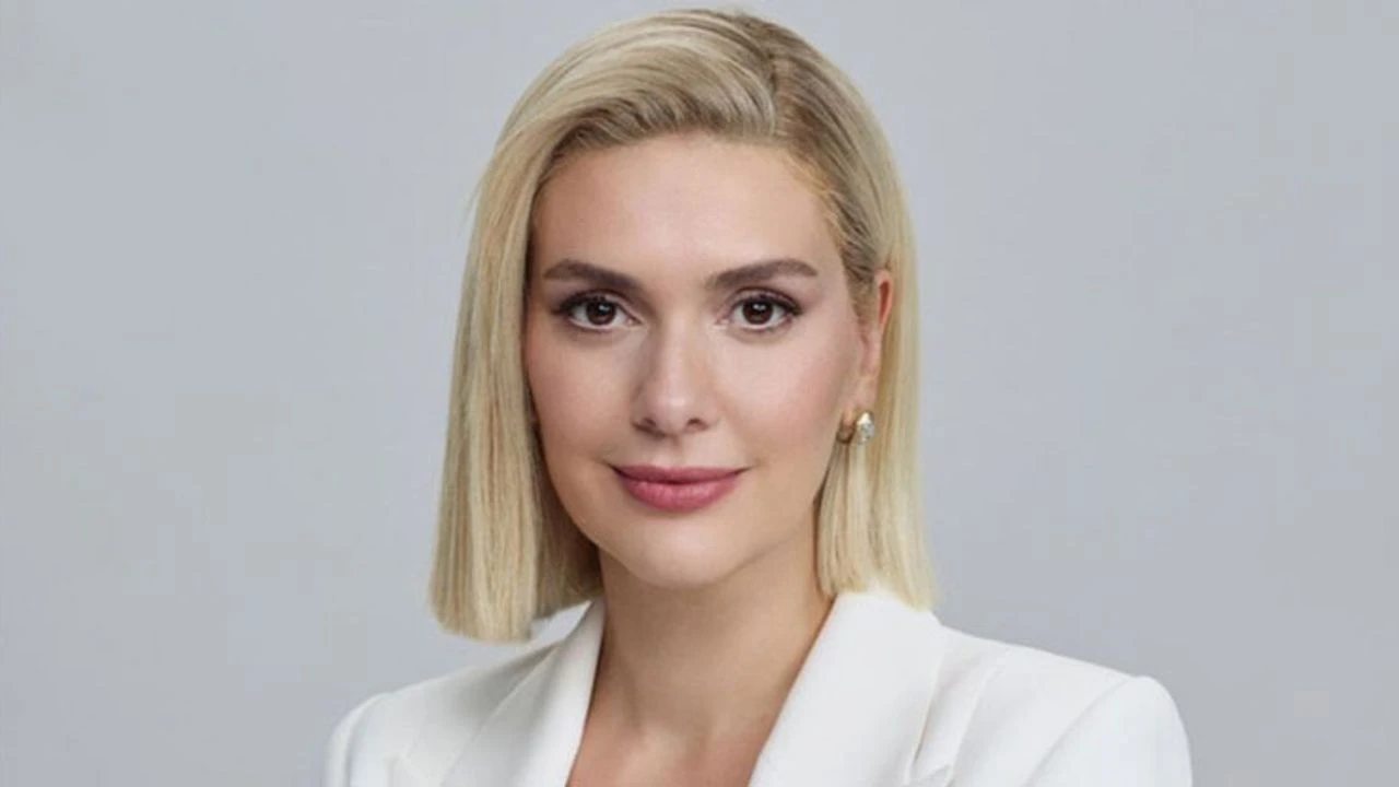 Bergüzar Korel Kimdir