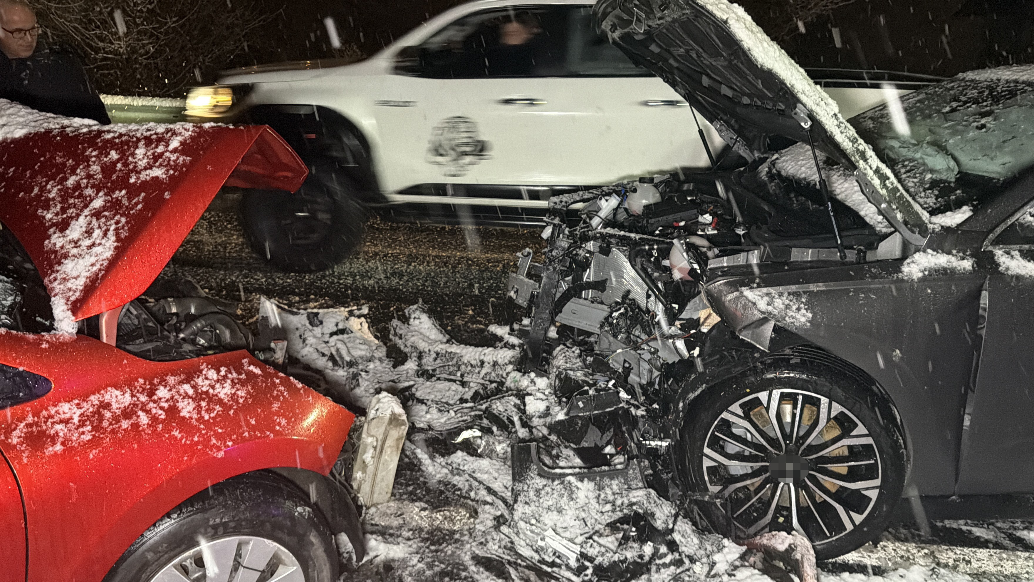 Duzcede Kafa Kafaya Carpisan Araclar Hurdaya Dondu (4)