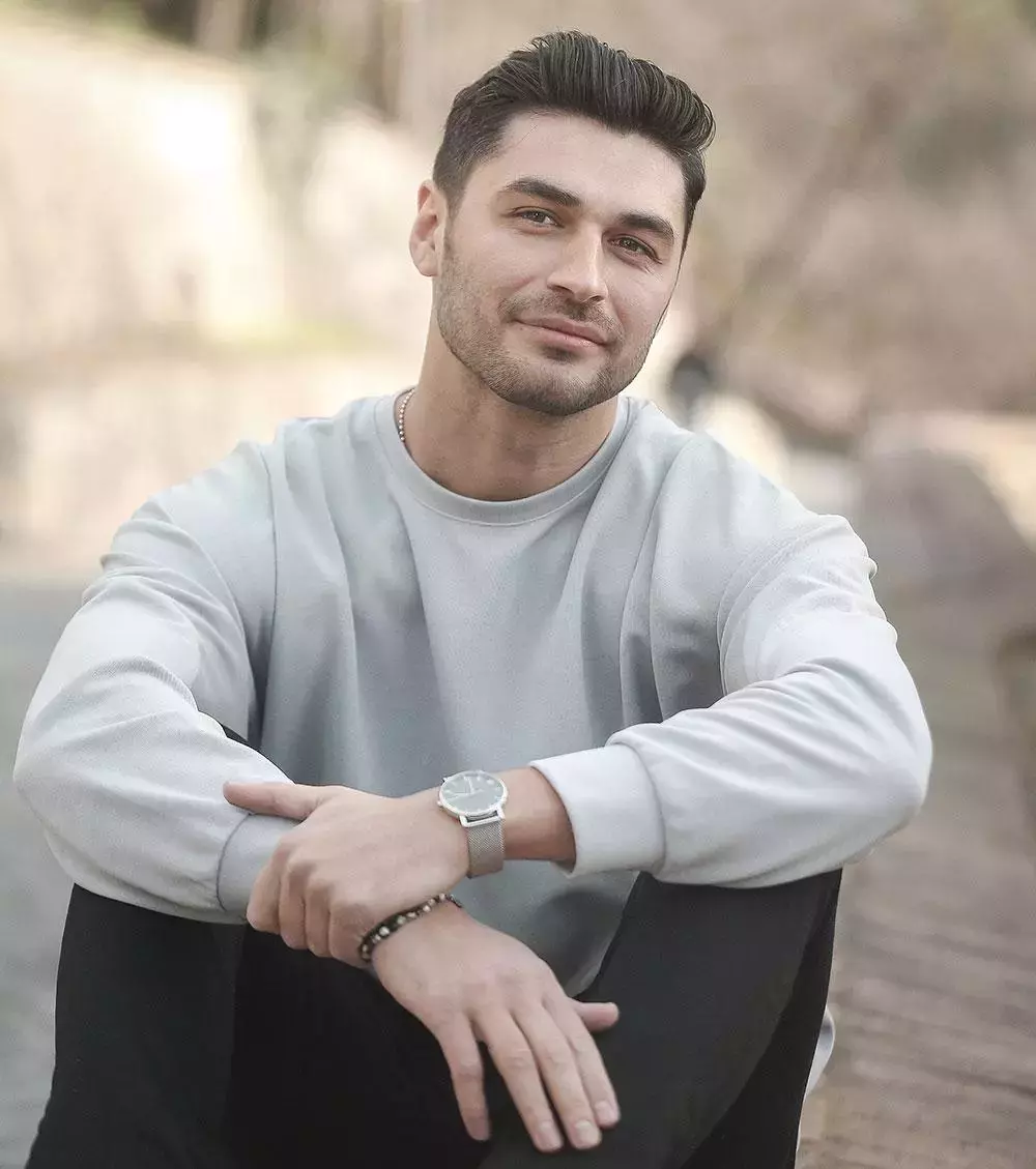 Emre Dinler Kaç Yaşında