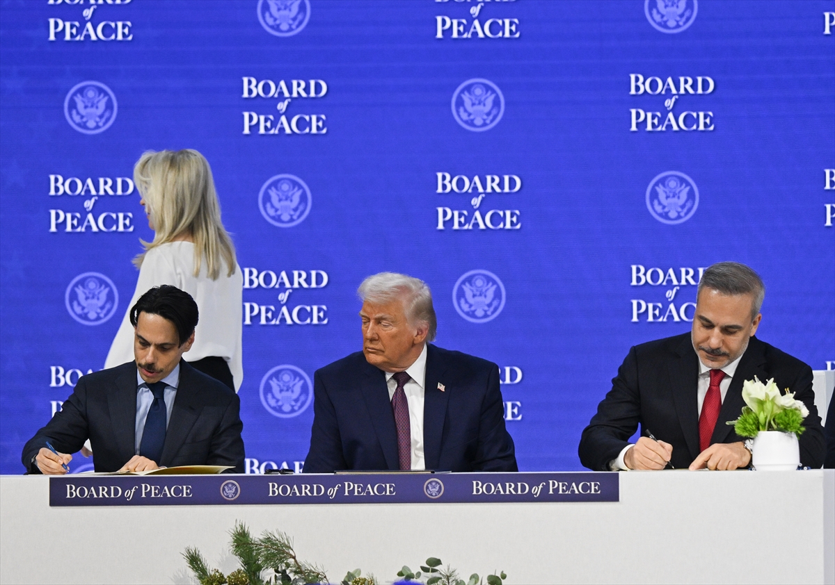 Hakan Fidan Davos (1)