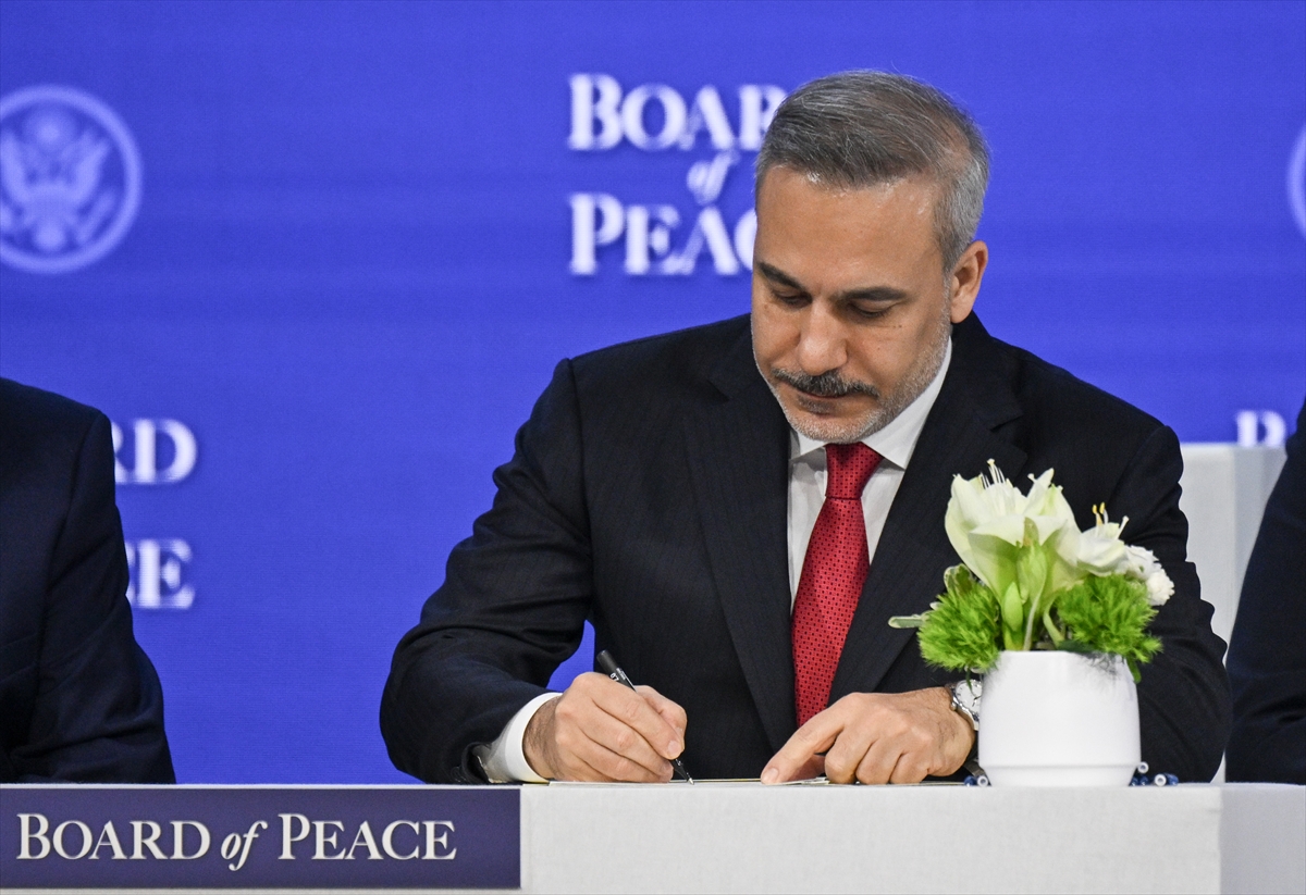 Hakan Fidan Davos (2)