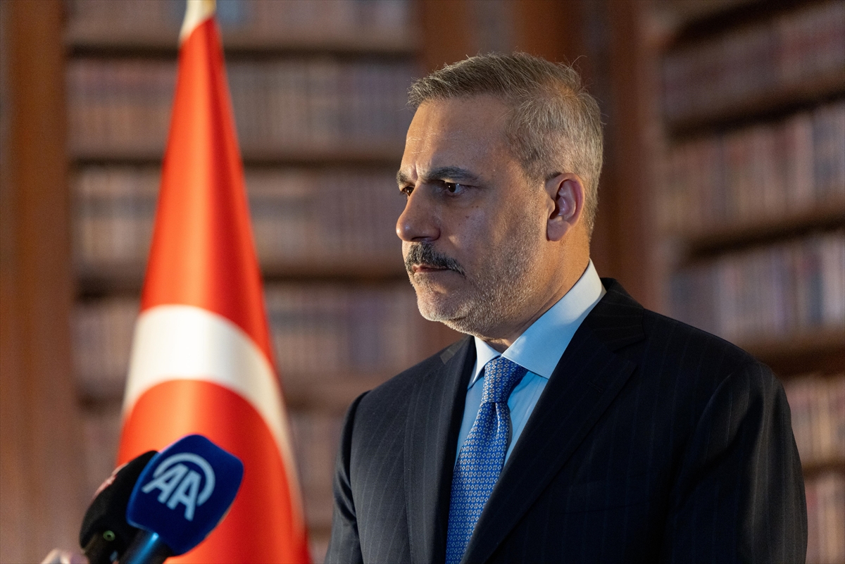 Hakan Fidan Pariste Konustu 2