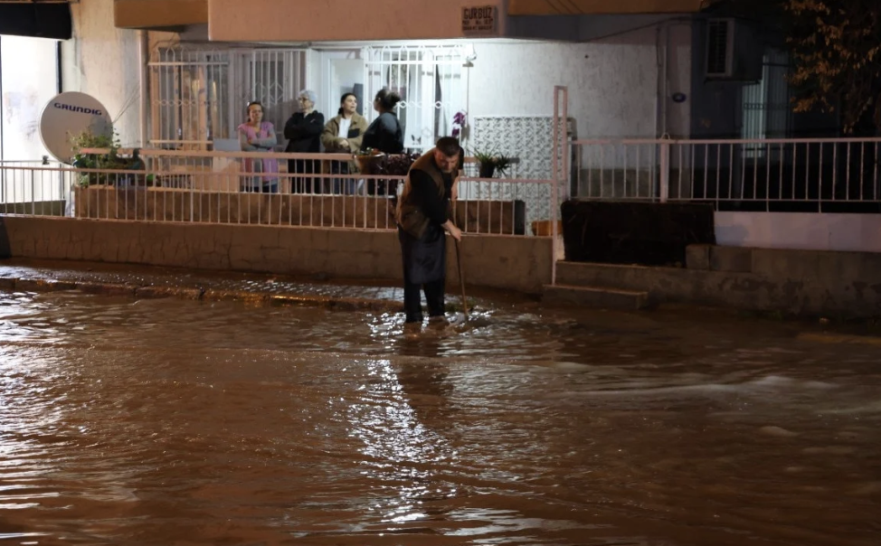 İ Z M İ R S E L56678898725