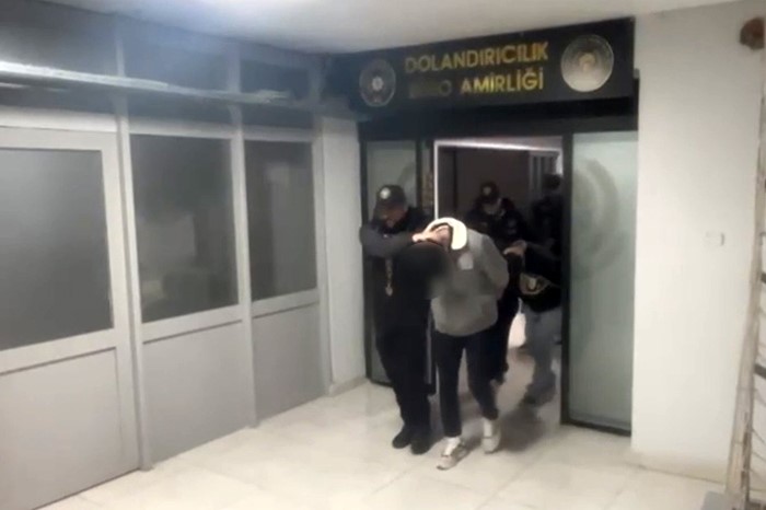 Izmirde Sahte Kadin Profiliyle 15 Milyonluk Vurgun 1