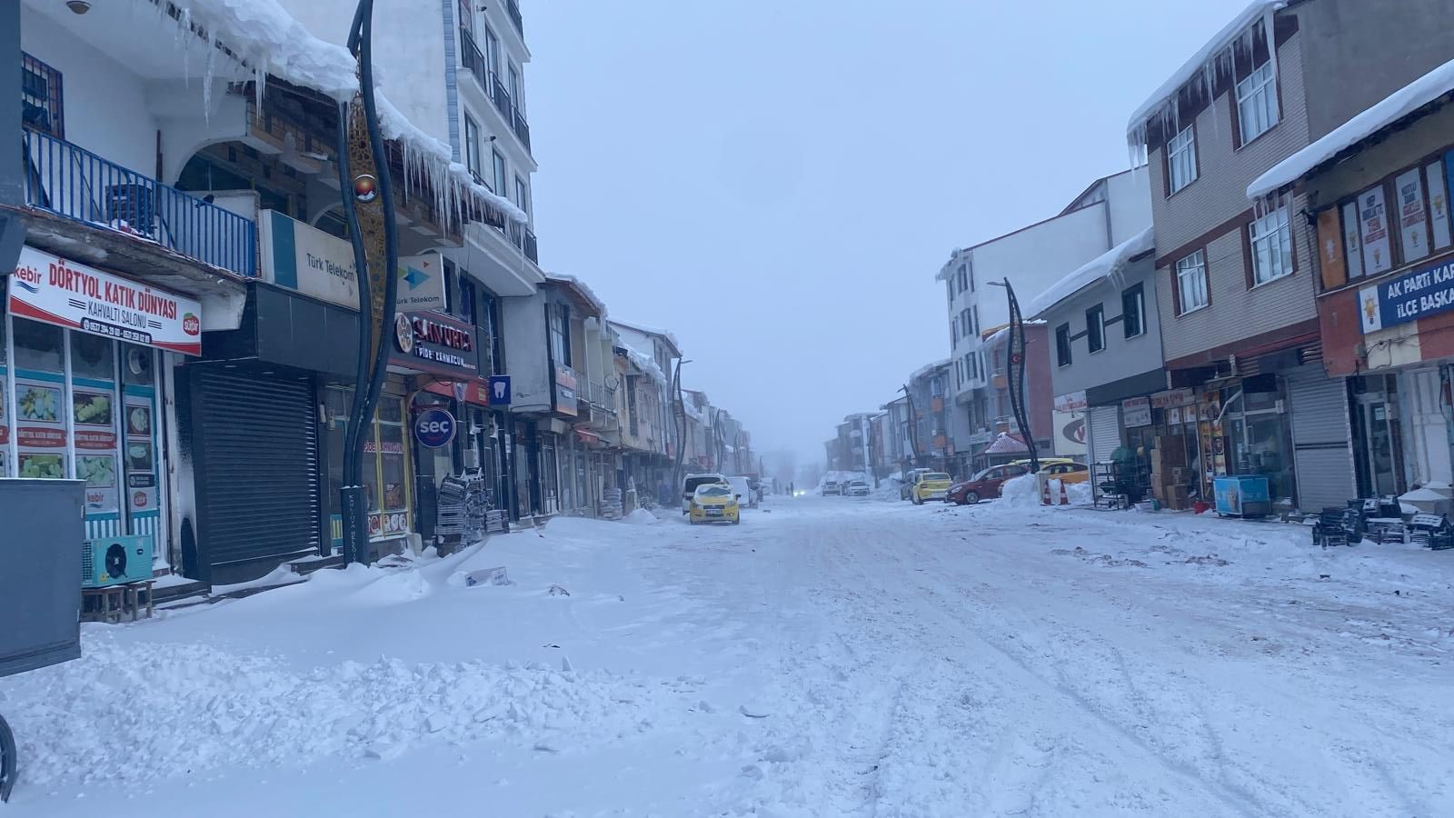 Karliovada Tipi Ve Firtina Hayati Felc Etti Esnaf Kepenk Kapattı 1