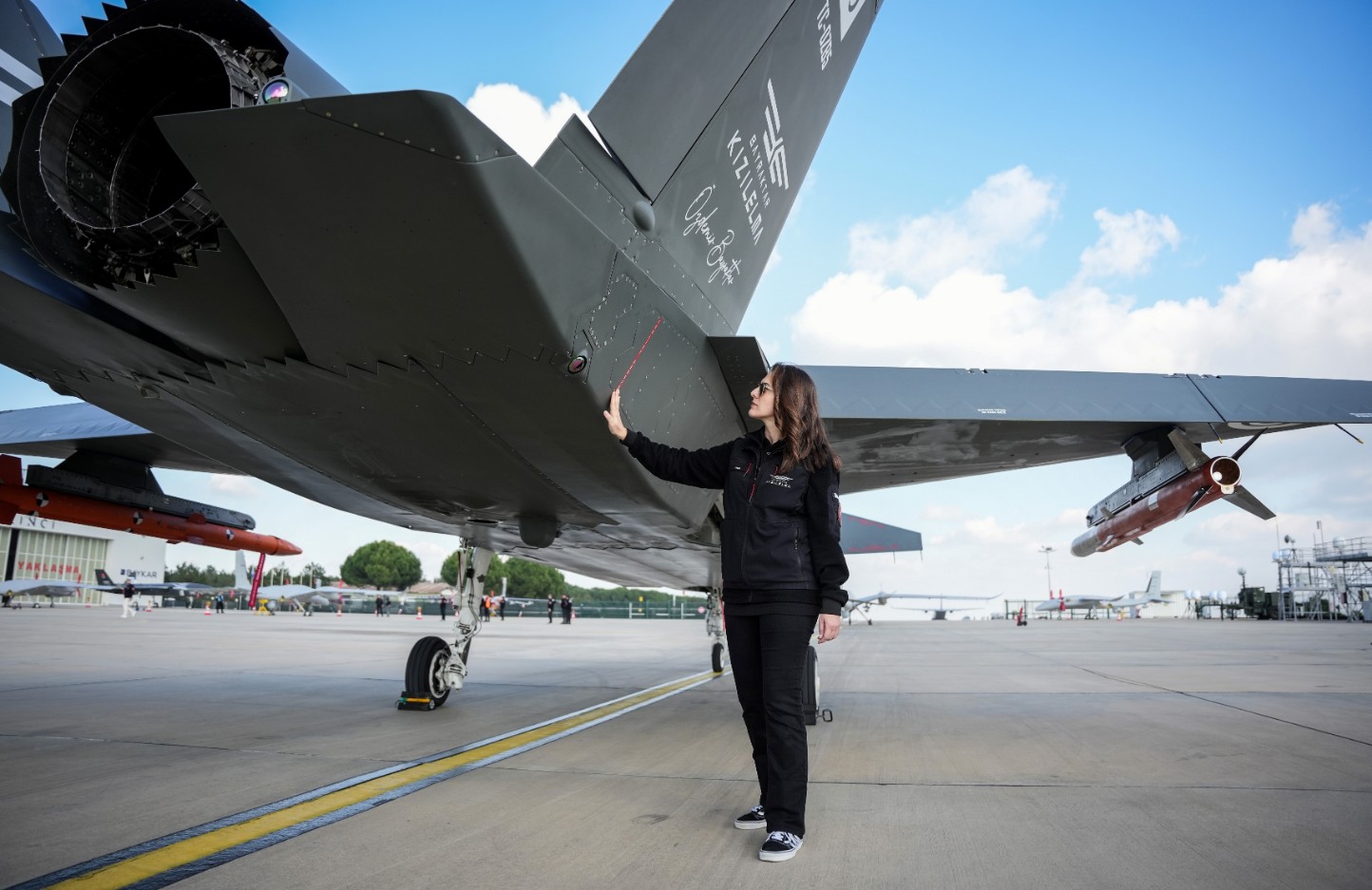 Kizilelmanin Turk Pilotu Elif Girgin 10