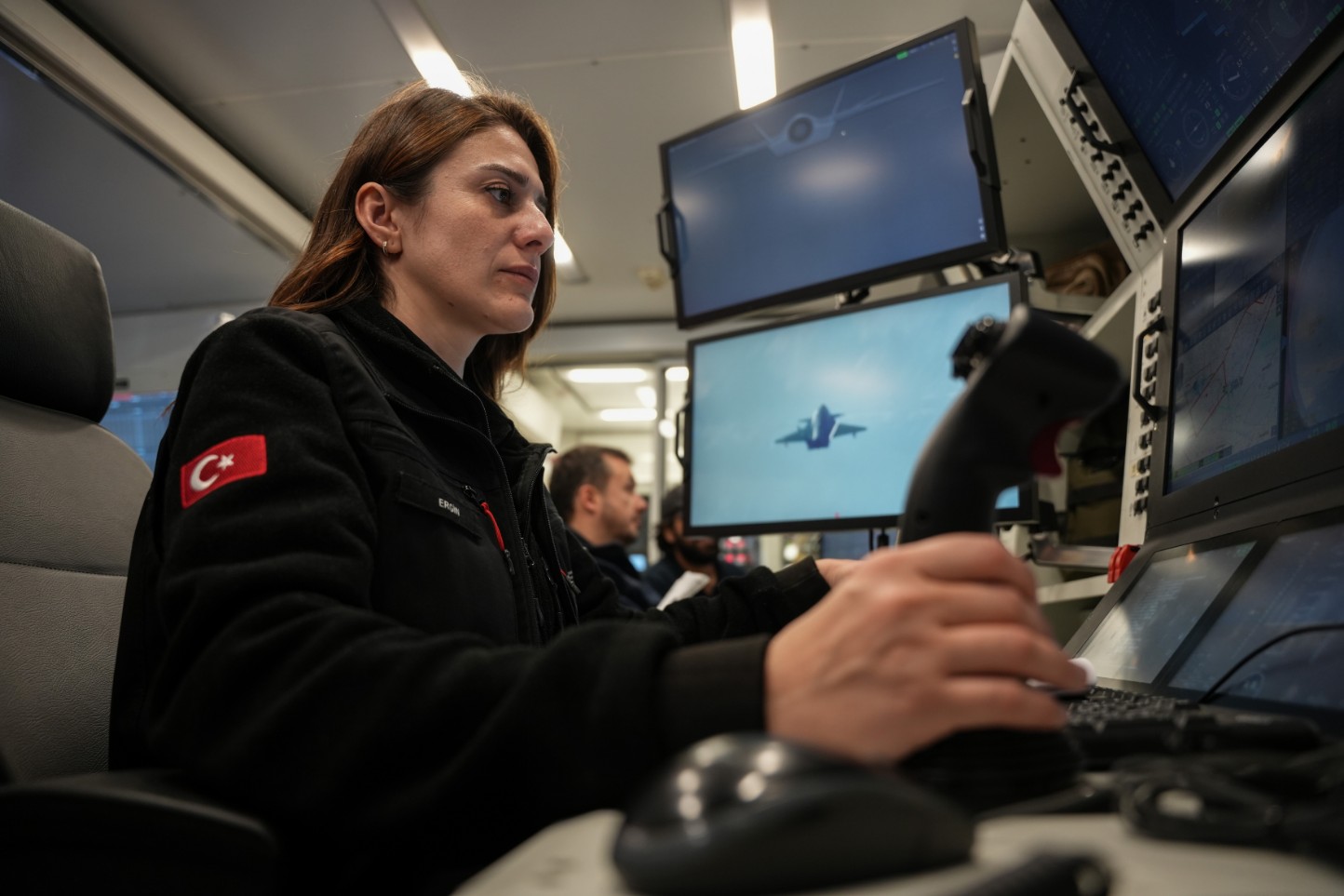 Kizilelmanin Turk Pilotu Elif Girgin 7