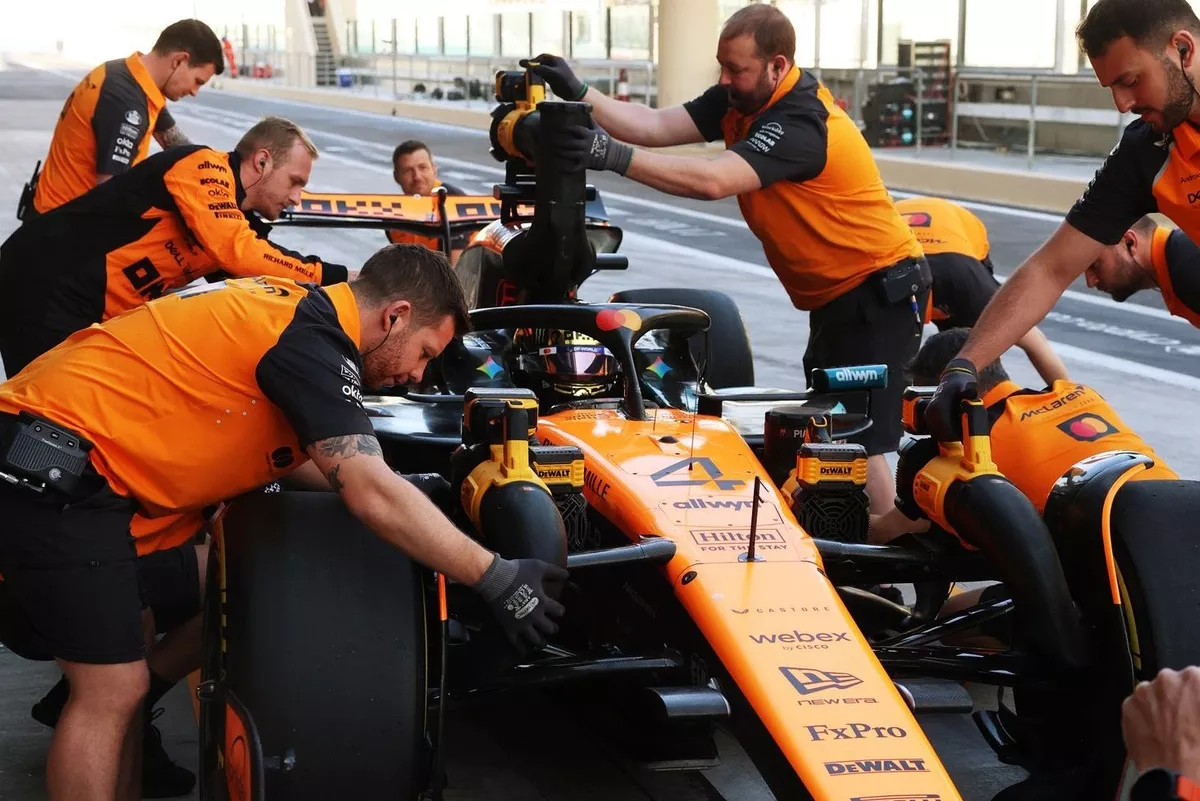 Lando Norris Mclaren-7