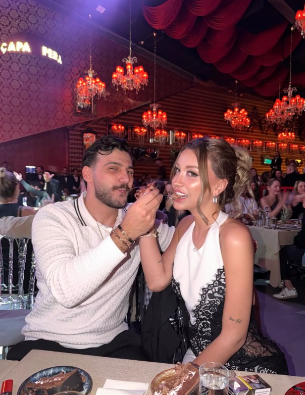 Mikaraunhamilemi545454 (1)